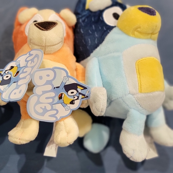 Bluey Family Plushes.....2 Bluey  2 Bingo.  Two 7" & Two 9"  All with Tags. - Picture 7 of 9
